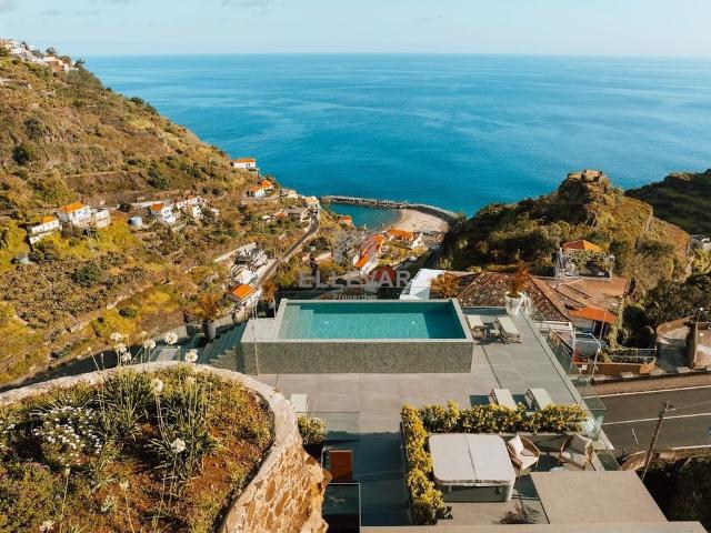 à venda Luxuoso apartamento de 75 m2, Calheta, Madeira