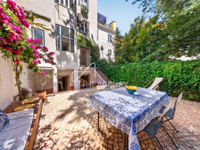 à venda Luxuoso apartamento de 81 m2, Estrela, Lisboa