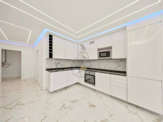 à venda Luxuoso apartamento de 88 m2, Quarteira, Portugal