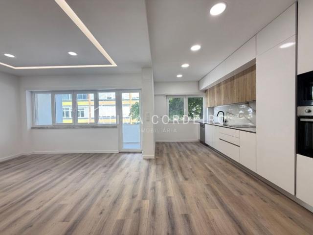 à venda Luxuoso apartamento de 95 m2, Costa de Caparica, Almada, Setúbal