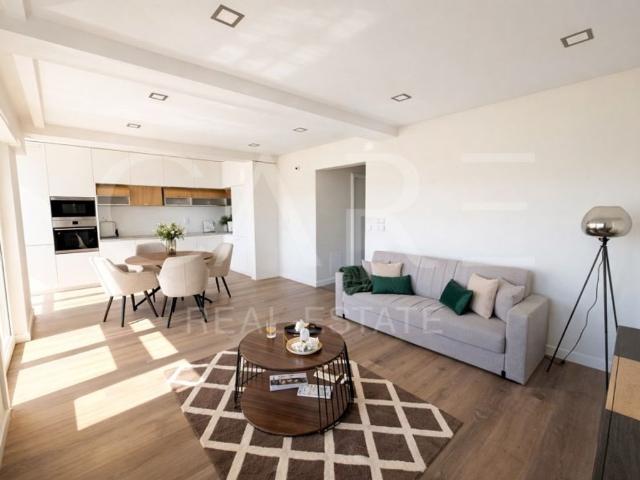 à venda Luxuoso apartamento de 95 m2, Arneiros, Lisboa