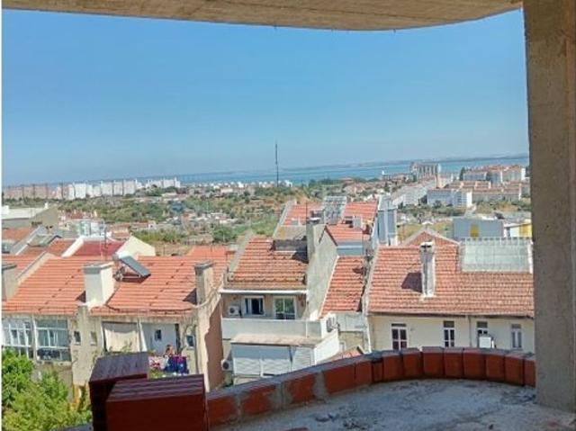 à venda Luxuoso apartamento de 97 m2, Lisboa, Portugal