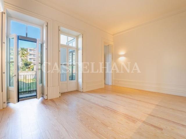 à venda Apartamento de alto padrão, Rua de Alvares Cabral, Porto