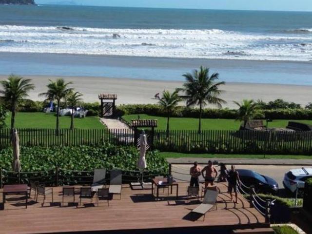 À venda Praia da Baleia em condomínio frente ao mar
