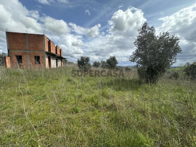À venda Terreno de 59.960 m² às portas de Tomar Vista deslumbrante e grande potencial