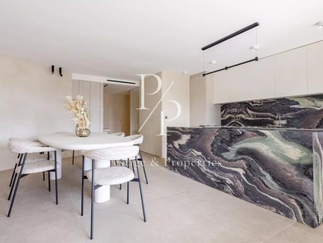 A vendre 4 pièces A pied des plages vue mer Cannes Basse Californie