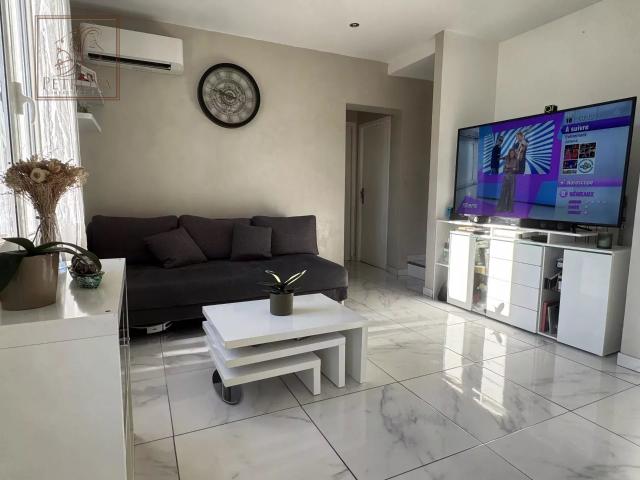 À Vendre 4P St André de la Roche Appartement atypique en bas de villa – Grand jardin, piscine et garages