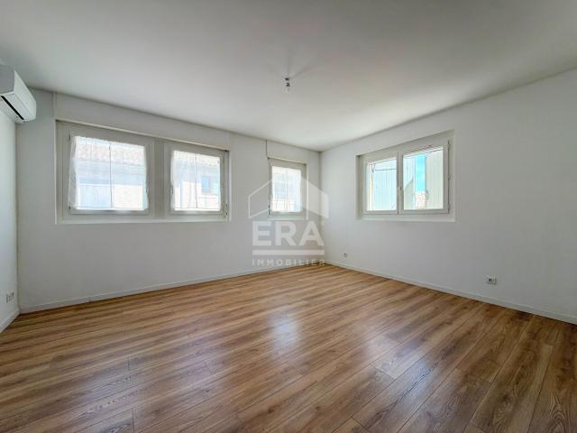 A VENDRE 84120 PERTUIS APPARTEMENT 3 PIECES D'ENVIRON 71M2 AVEC BALCON ET UNE PLACE DE STATIONNEMENT