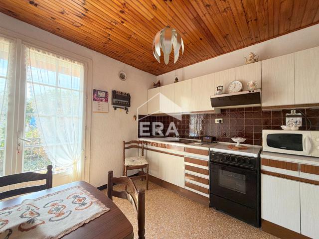 A VENDRE 13610 LE PUY SAINTE REPARADE MAISON D'ENVIRON 110 M2 AVEC DOUBLE GARAGE ET TERRAIN DE 1 160 M2