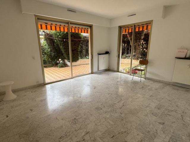 À VENDRE 3 PIÈCES 68m2 TERRASSE DE 40m2 CAVE + GARAGE CENTRE VILLE / BEAULIEU SUR MER 690 000€ HAI