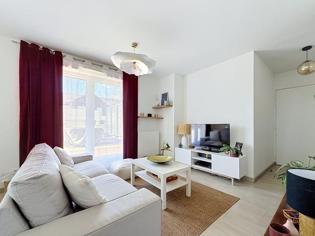 À VENDRE – T3 de 55 m² avec exceptionnelle terrasse de 90 m² LA MEMBROLLE SUR CHOISILLE 37