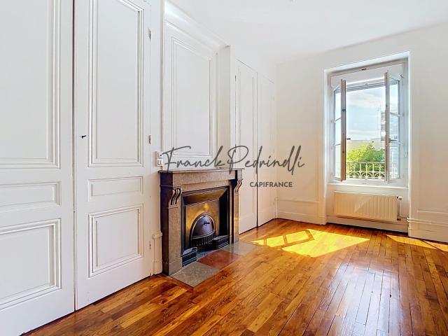A VENDRE T2 42 m² 150 m de la place Rouget de l’Isle / 15 mi. 42m² Lyon 3ème