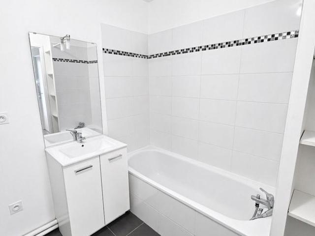 À vendre – t2 bis lumineux avec balcons –