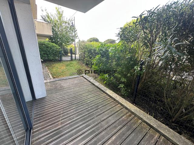 A vendre T2 de 44.5m2 en rez de jardin à Pessac Noës avec 27m2 de jardin et parking couvert