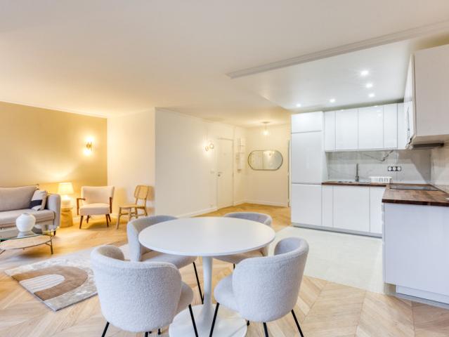 A VENDRE T4 84 m² refait à neuf rue des Pyrénées