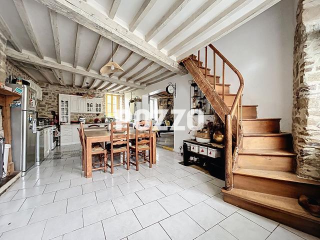 A VENDRE. TORIGNY CENTRE. MAISON DE VILLE. 7 CHB. BEAU POTENTIEL