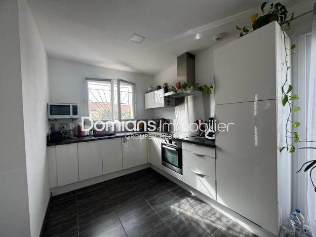 A VENDRE TROUILLAS VILLA AVEC JARDIN