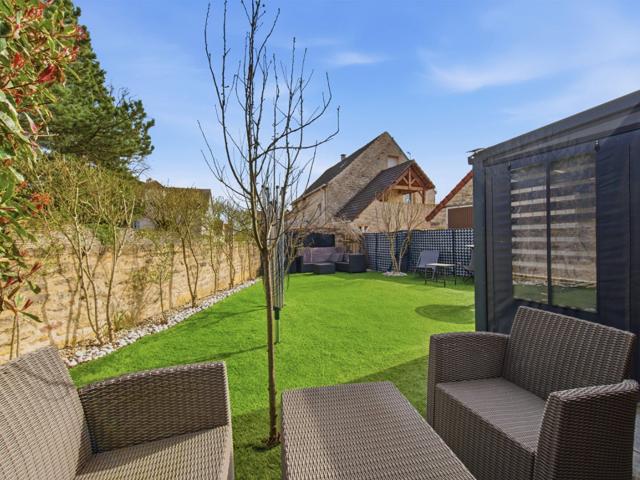 À Vendre: Charmante Maison en Pierre au Coeur de Dracy le F. 196m² Dracy le Fort