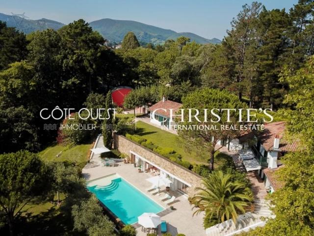 À vendre Urrugne Propriété vue panoramique avec piscine