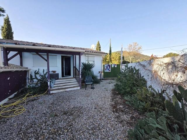Local commercial 90 m2 terrain 2000 m2 avec villa jumelée 66