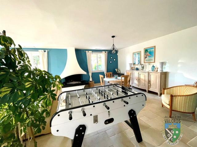 A Vendre Villa T 4 + T2 Garage Piscine Vue Degagee Mer Et Co. 165m² La Londe les Maures