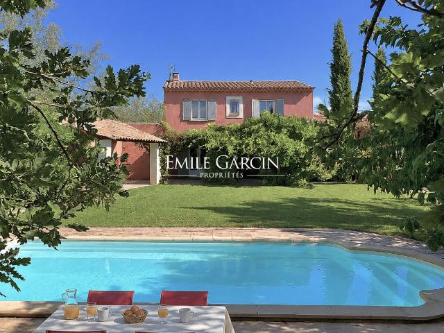 A vendre Villa avec piscine et terrain arboré Luberon 130m² Roussillon