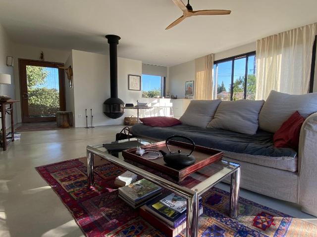 A vendre villa contemporaine avec terrasse et terrain piscin. 90m² Paraza