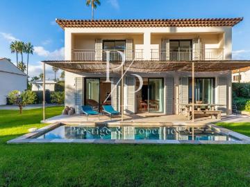 A vendre Villa contemporaine à 100 m des plages Cap d'An. 165m² Antibes