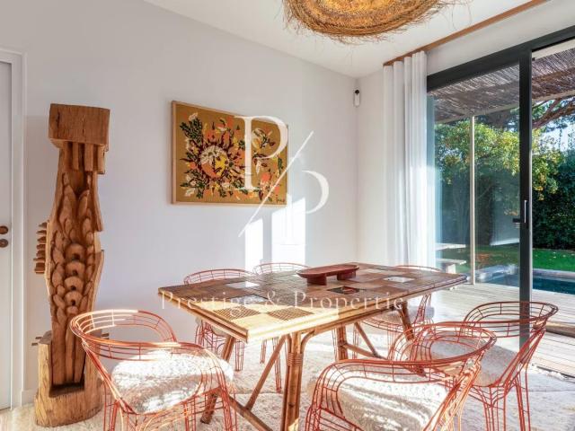 A vendre Villa contemporaine à 100 m des plages Cap d'An. 165m² Antibes