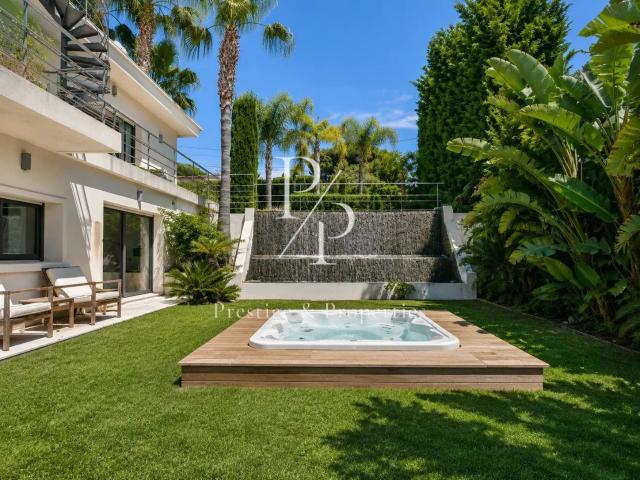 A vendre Villa contemporaine Vue panoramique mer et natu. 260m² Cannes