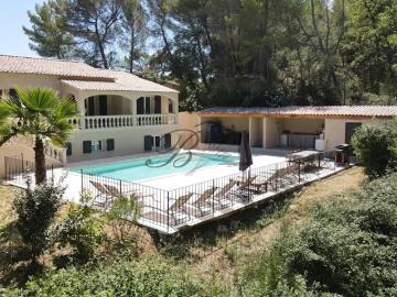 A vendre Villa de 5 pièces à Saint Martin de la Brasque