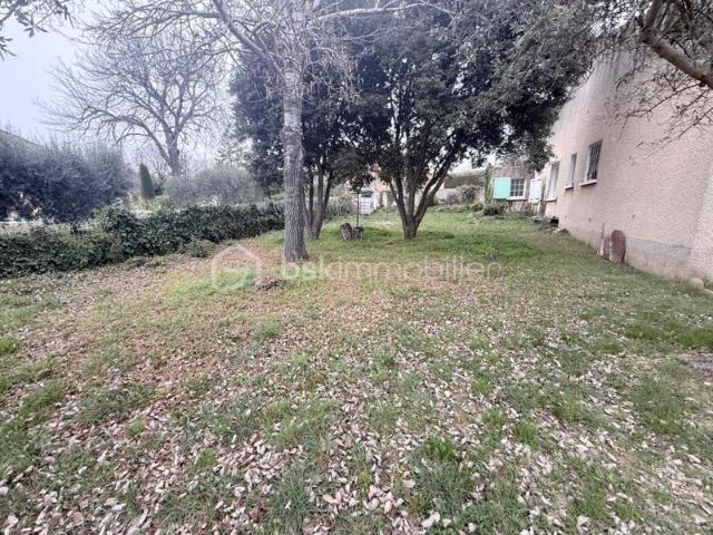 ?À VENDRE VILLA DE 130 M2 + GRANDE VÉRANDA AVEC VUE PANORAMIQUE – GARAGE ET ABRIS DE JARDIN FORT POTENTIEL SUR 1060 M2 DE TERRAIN – VALENSOLE PRIX 295 000 ?