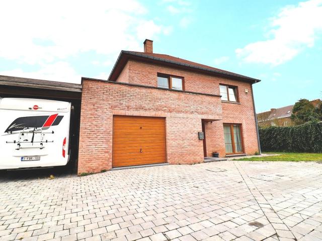 à vendre Villa Fontaine l'Évêque rue des Ecoles
