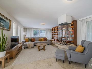 1090, Bruxelles-Capitale - Jardin, Parking