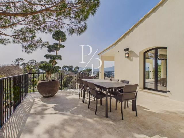 A vendre Villa néo provençale 5 chambres Vue panoramiq. 290m² Cannes