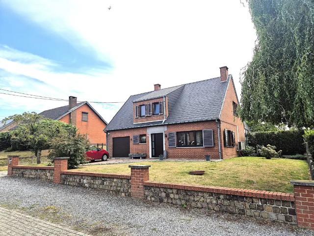 à vendre Villa Ressaix Rue de Fontaine