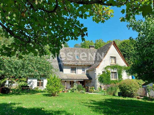 A vendre à Marmanhac, sur terrain d'environ 4000 m², maison. 157m² Marmanhac