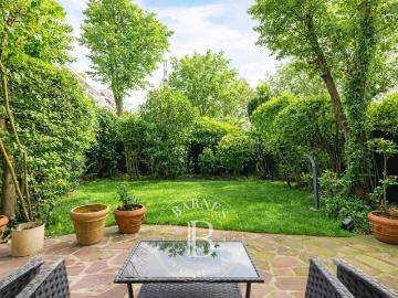 A vendre à Neuilly sur Seine Bois Appartement 3/4 chambres Jardin