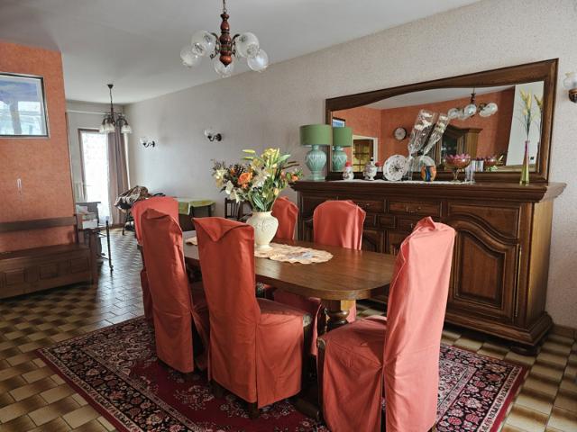À vendre à Novéant Sur Moselle: très grande maison avec Sag