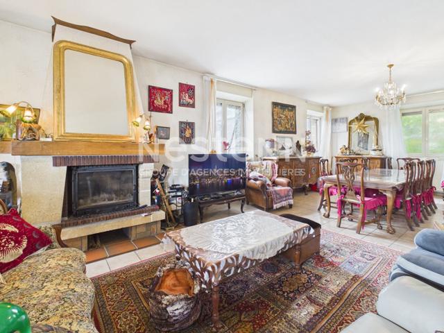 A vendre à Aurillac, à deux pas du centre ville, Maison 8 pi. 255m² Aurillac