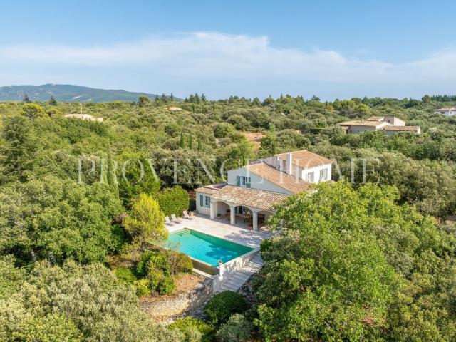 À Vendre À Bonnieux Maison De Charme Avec Piscine Et Vue Sur. 156m² Bonnieux