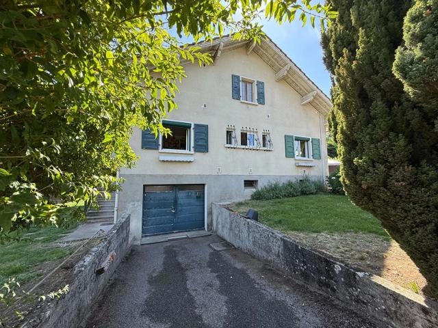 A vendre à Bons en Chablais Maison à rénover de 150 m² utiles av