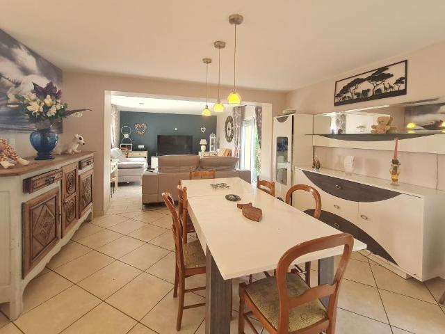 À Vendre à Bréhan Maison avec piscine située à pied des comm. 129m² Bréhan