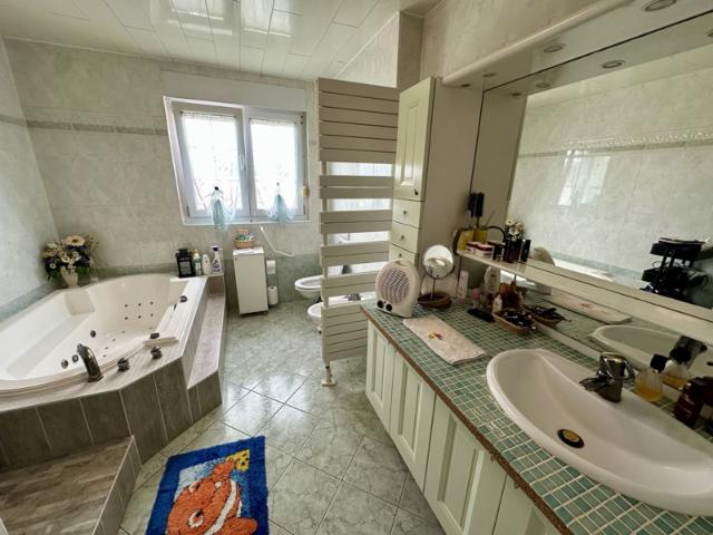 à vendre à Charency Vezin, belle maison familiale