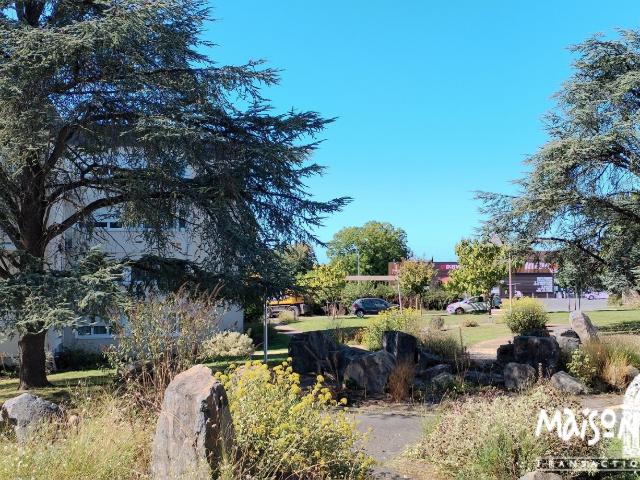 A vendre à COGNAC Appartement 5 pièces 86m2 2 emplacements de parking