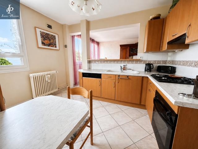 A VENDRE à DIJON Prox 'Les Allées du Parc', appartement type 3 de 61 m2