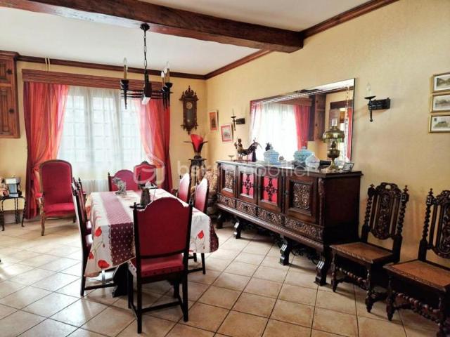 A vendre, à Guillaucourt, belle maison de 4 chambres avec jardin, garage et dépendance