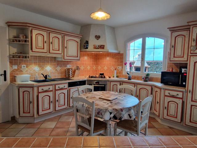 A vendre à Prémilhat magnifique Villa 9 pièces sur sous/sol