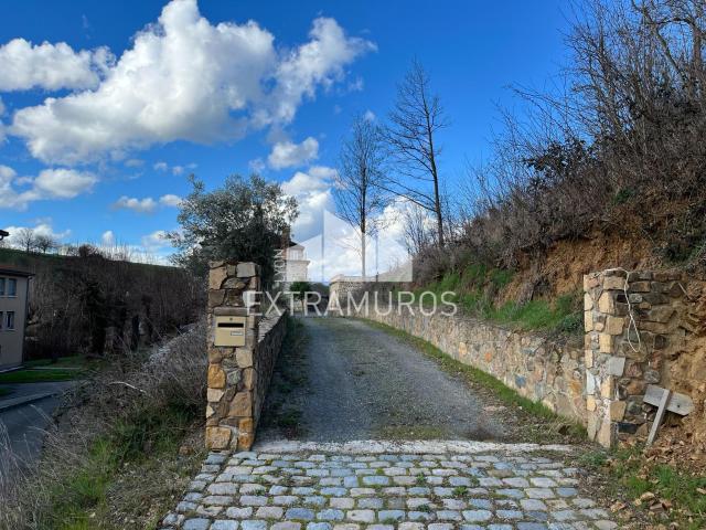 A VENDRE A PROXIMITE DU COEUR DE SAIN BEL MAISON ANCIENNE AVEC TERRAIN