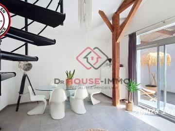à vendre à ST DIDIER AU MONT D'OR 69370 bien d'exception environ 120 m² Ferme rénovée patio 2 parking au calme